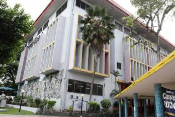 Fachada de la Facultad de Comunicación Social de la Universidad de Panamá.