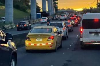 Tráfico hacia Panamá Oeste.