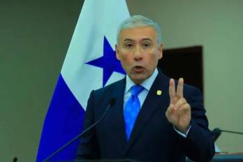 El magistrado de la Corte Suprema cuestionó los salarios universitarios en medio de la investigación contra el decano Rodrigo Serrano.