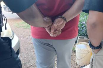 Un exfuncionario del Instituto Panameño de Deportes (Pandeportes), que ejercía como asesor legal, fue aprehendido en Aguadulce, provincia de Coclé, por la Procuraduría General de la Nación a través de la Fiscalía Anticorrupción.