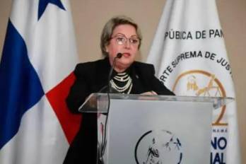 López Arias se negó a contestarle a los periodistas sobre las declaraciones del ministro de la Presidencia, Juan Carlos Orillas, dijo que no había dineros para el fondo.