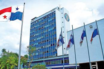 El pleno de la Asamblea está en receso.