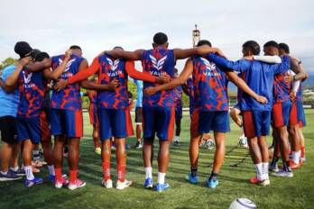 El equipo del Plaza Amador en su primer entrenamiento en Costa Rica.