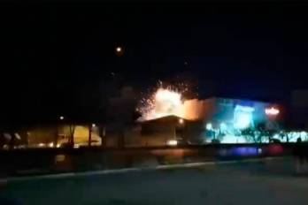 Imagen del momento de una de las explosiones tomada de un video de seguridad.
