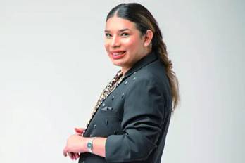 En la actualidad, con 23 años, Tiffany no solo brilla en las redes sociales por sus publicaciones, también lo está haciendo en labores nobles.