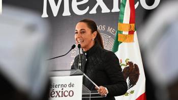 Fotografía cedida por la Presidencia de México, de la presidenta Claudia Sheinbaum, durante un acto protocolario este sábado en Ciudad Juárez.