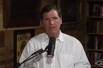 Video difundido en redes sociales del periodista Tucker Carlson.