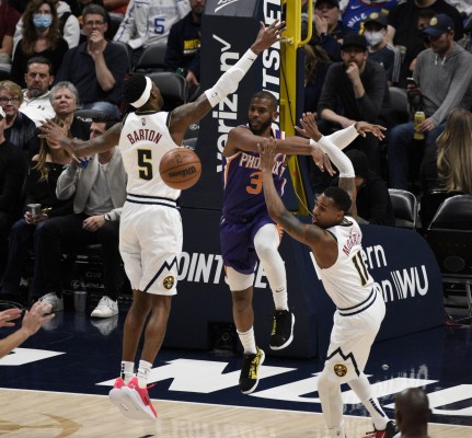 Chris Paul de los Phoenix Suns, durante un partido de la NBA