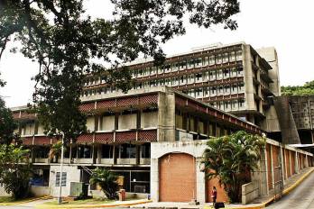 Gobierno impulsa moderno Instituto Oncológico Nacional con áreas especializadas y expansión de servicios.