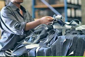 La industria textil de Bangladés es el pilar de su economía y es el segundo proveedor mundial de ropa.