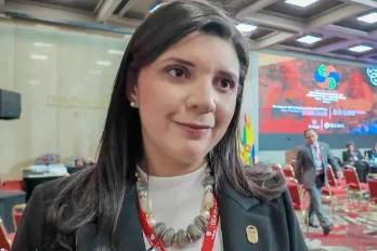 La ministra Muñoz destacó que se evalúan todas las opciones para impulsar la economía en Bocas del Toro.