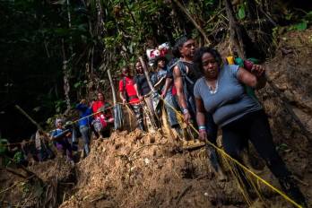 Muchos de los migrantes que llegan a Panamá vienen con cuadros de enfermedades respiratorias que quedan sin atención por la falta de recursos.