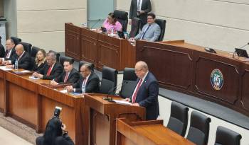 Lau recordó que, aunque esa directiva sigue el esquema propuesto por la Organización Internacional del Trabajo, debe modificarse.