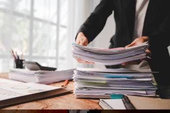 El orden caótico del humanista: donde cada papel tiene su momento de revelación.