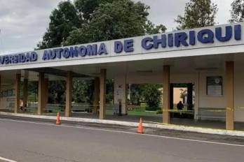 La Unachi, según un comunicado, dejó sin efecto la evaluación y validación de los títulos expedidos tanto por la American Andragogy University, como por la Atlantic International University.