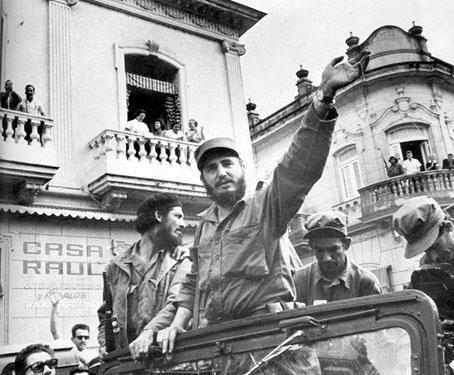 Fidel Castro entrando en La Habana el 8 de enero de 1959 tras la caída de Fulgencio Batista.