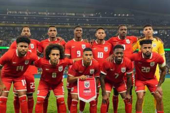 La selección de Panamá venció 1-2 a Sudáfrica.
