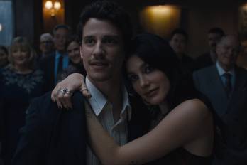 La serie de terror es liderada por Camila Morrone y Adam DiMarco.