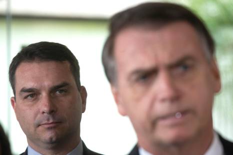 Bolsonaro reafirma a su hijo como candidato presidencial en 2026 en una ...