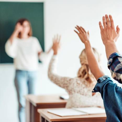 En medio de un panorama educativo que continúa transformándose a gran velocidad, la discusión parece alejarse cada vez más de la pregunta sobre si la inteligencia artificial debe utilizarse o no.