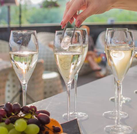 Vinos espumosos, algunos en versión ice, se han convertido en los favoritos de las celebraciones.