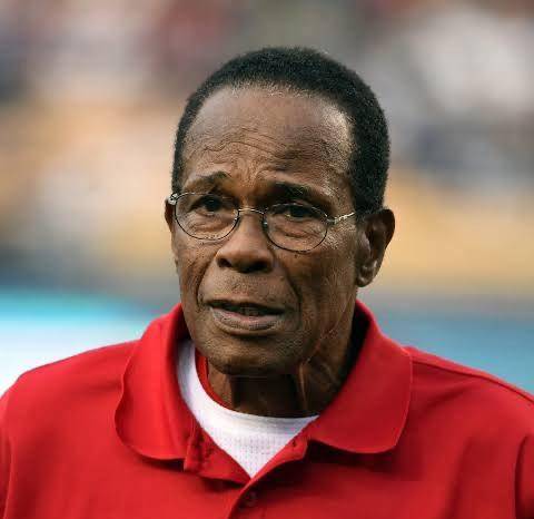 Inició su carrera en las Grandes Ligas en 1967 con apenas 21 años, y siendo nombrado Novato del Año esa temporada.