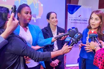 Autoridades del Ministerio de Cultura de Panamá y de CAF durante el lanzamiento del festival ‘Voces por nuestra región: Cultura que mueve el mundo’.