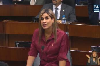 La diputada Alexandra María Brenes Samaniego denunció en el pleno de la Asamblea Nacional las fallas del sistema de salud y exigió respuestas inmediatas a las autoridades.