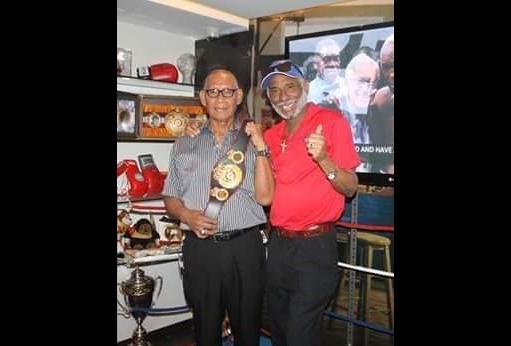 Ponchas y Romero. 'Ponchas' Mendoza junto a su primo, el fotógrafo Domingo Romero, con quien laboró en el diario El Siglo.