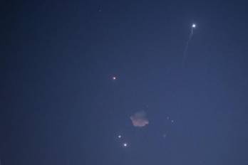 Catar anunció una defensa exitosa contra ataques con cohetes en su territorio. Irán tomó represalias con ataques en países del Golfo tras las ofensivas militares conjuntas de Estados Unidos e Israel contra Irán el 28 de febrero.