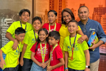 Diez niños panameños regresaron triunfantes de Camboya, donde participaron en el Campeonato Internacional de Aritmética Mental ALOHA 2025.