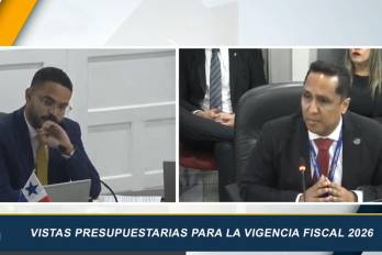 Richards mientras cuestiona a Labrador sobre la verificación de la información del beneficiario final.