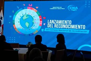 Francisco Mola Ortega, viceministro de Comercio Exterior, en la acreditación.