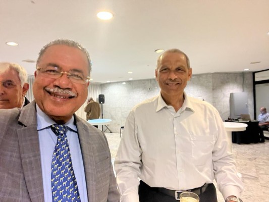 Bartolomé Mafla Herrera, presidente de Appucapa (i) y el ingeniero Bernabé Pérez, de la Sociedad de Dueños de Caballo.