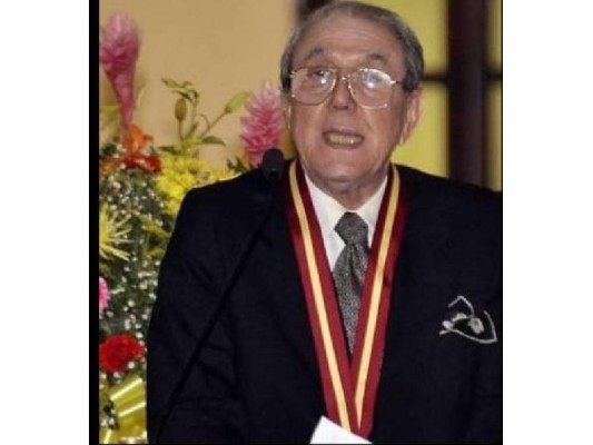 Fallece el poeta Demetrio Fábrega.