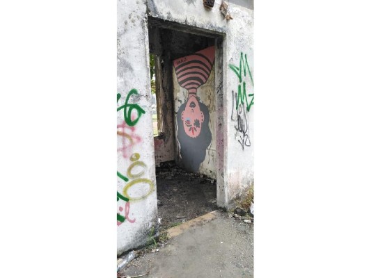 Arte da vida a edificios abandonados en Amador