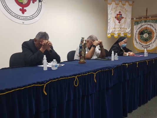En el evento participó el arzobispo de Panamá, José Domingo Ulloa.