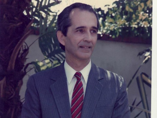 Ricardo Arias Calderón.