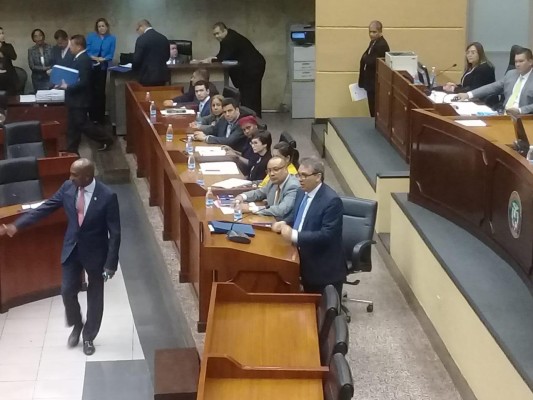 El ombudsman panameño comparece ante la Asamblea Nacional.