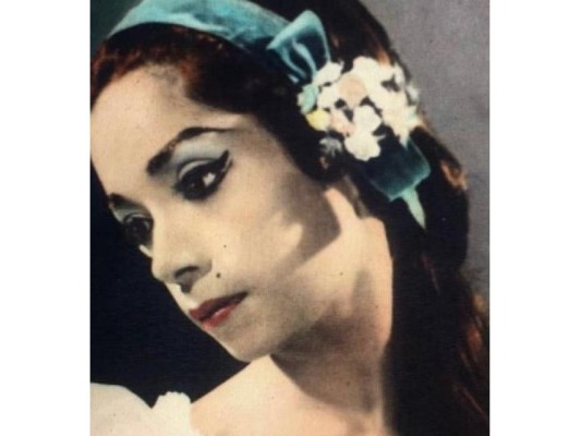 Ginela Vásquez Mckay, egresó del Royal Ballet de Londres y fue fundadora del Ballet Concierto y colaboró en la formación del Ballet Nacional de Panamá.