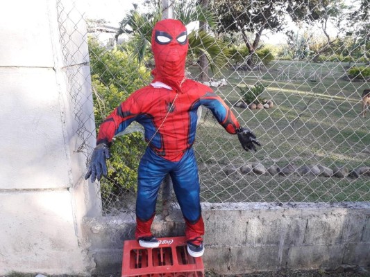 La quema del muñecos de año viejo sigue siendo tradición en Panamá
