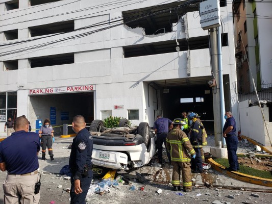 Las diligencias buscan determinar si la muralla de contención del edificio, cumplía con los protocolos de seguridad en materia de construcción establecidos para ese tipo de edificaciones.