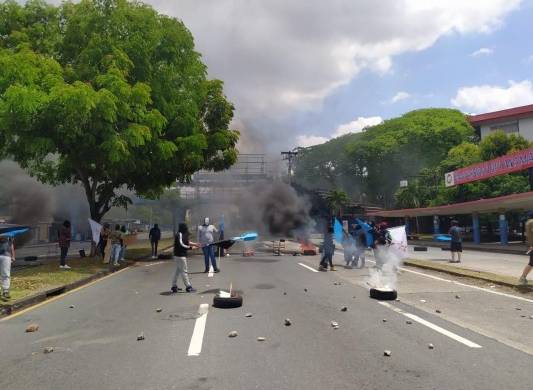 Protesta estudiantes universidad de panamá 2021