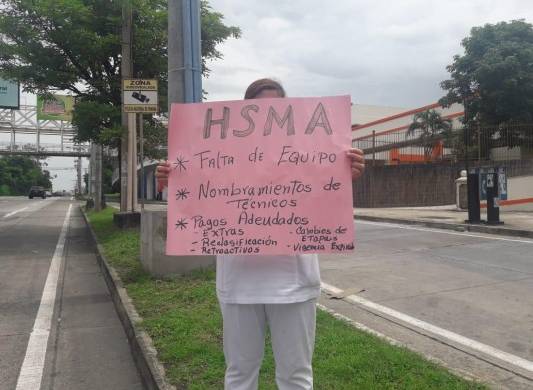 Trabajadores de salud de San Miguelito exigen insumos de protección y el pago de sus prestaciones adeudadas.