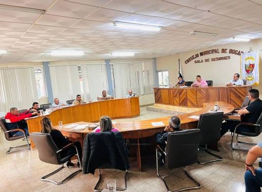 Imagen de una sesión del Consejo Municipal de Bugaba.