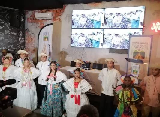 El desfile no solo se va a engalanar con la pollera tradicional panameña, sino también con la indumentaria de las diversas etnias del país.