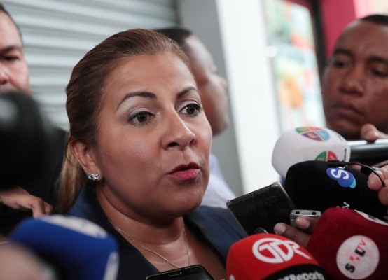 La ministra de Viivienda, Ordenamiento Territorial, Inés Samudio.
