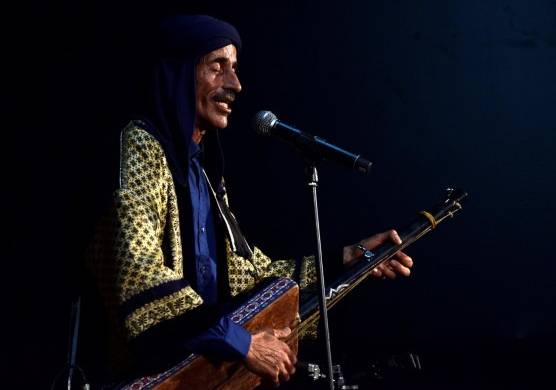 El Maallem (maestro) Abdelkader Hadada del grupo Mlouk Gnawa durante un concierto celebrado el 22 de septiembre dentro del festival de Tanjazz, en Tánger