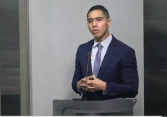 Víctor Baker durante su presentación en la Asamblea Nacional.