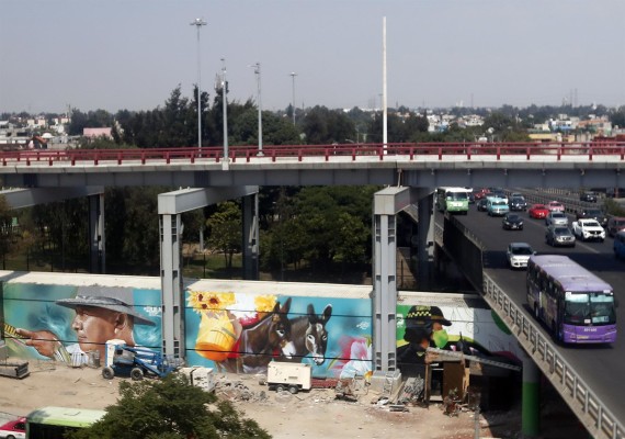 Grafitis dan colorido a paredes y azoteas en alcaldía de Ciudad de México